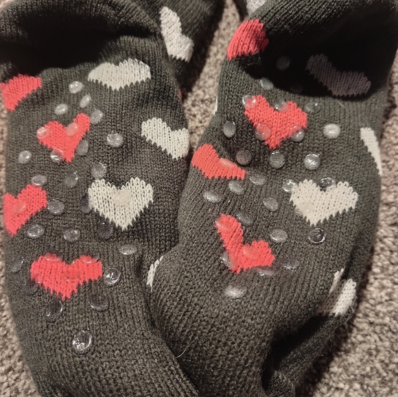 Rooted Soul Slipper Socks Hearts - Picture 2 of 4